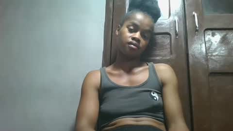 elodie228680 online show from May 5, 3:57 am