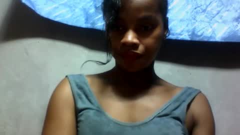 elodie228680 online show from June 3, 7:11 am
