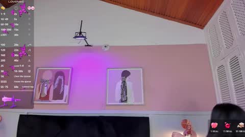 Elodie  online show from October 24, 3:46 pm