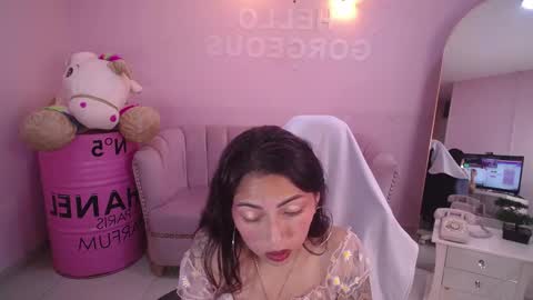 Snapshot of elody_a chatting on September 16, 12:40 pm Elody online show from September 16, 12:40 pm
