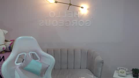 Snapshot of elody_a chatting on March 6, 9:36 am Elody online show from March 6, 9:36 am