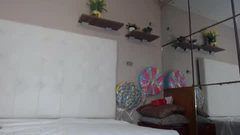 Snapshot of eloisa_ferrer_ chatting on February 2, 2:38 am eloisa_ferrer_ online show from February 2, 2:38 am