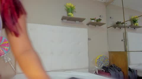 Snapshot of eloisa_ferrer_ chatting on February 25, 2:25 am eloisa_ferrer_ online show from February 25, 2:25 am