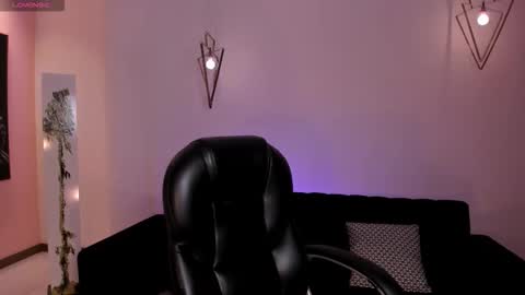 ELOISA OLIVERO online show from November 24, 7:45 pm