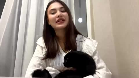 Snapshot of eloisetatsuhara chatting on October 16, 5:56 pm Alice online show from October 16, 5:56 pm