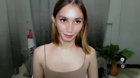 elora_charming online show from February 9, 6:05 pm