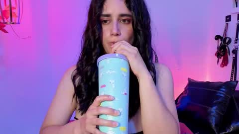 elowen_halley1 online show from March 5, 8:07 pm