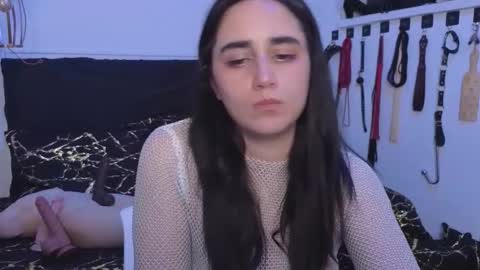 elowen_halley1 online show from November 8, 9:51 pm