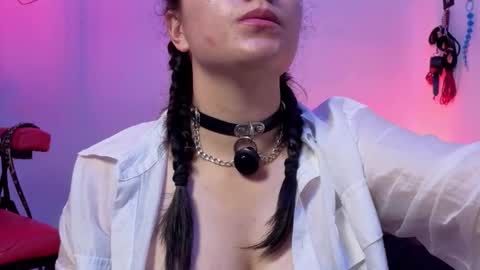 elowen_halley1 online show from February 25, 8:01 pm