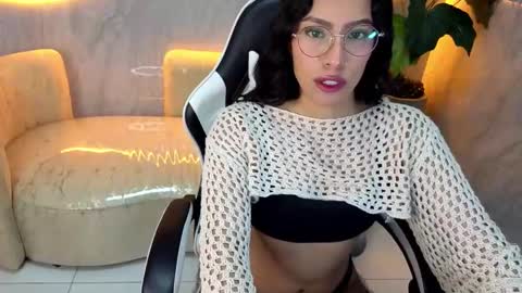 Evelyn  online show from September 23, 1:49 pm