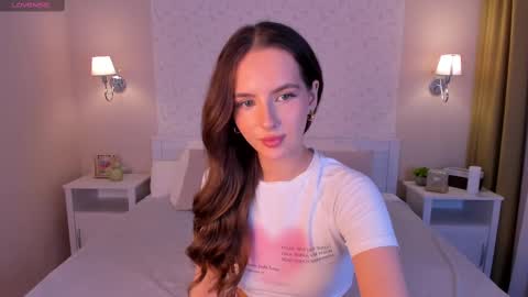 elsa_carterr online show from March 8, 8:55 am