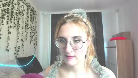 Snapshot of elsa_hot_here chatting on January 23, 5:45 am Elsa online show from January 23, 5:45 am