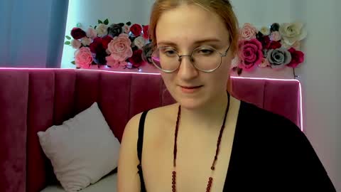 Snapshot of elsa_hot_here chatting on January 31, 7:39 am Elsa online show from January 31, 7:39 am