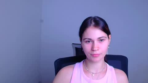 Snapshot of elsa_mur chatting on January 23, 7:18 pm Elsa online show from January 23, 7:18 pm