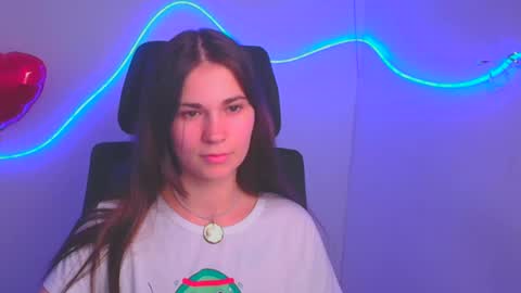 Snapshot of elsa_mur chatting on February 23, 11:14 pm Elsa online show from February 23, 11:14 pm