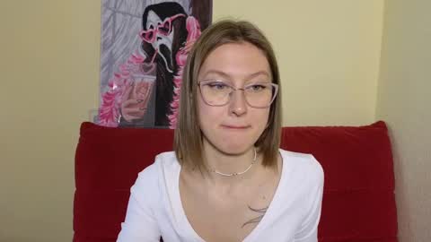 Snapshot of elsaangel chatting on December 5, 6:26 am elsaangel online show from December 5, 6:26 am