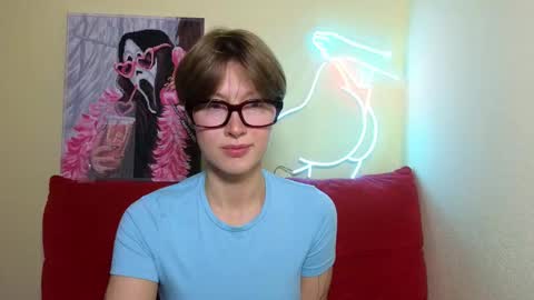 Snapshot of elsaangel chatting on September 18, 2:15 am elsaangel online show from September 18, 2:15 am