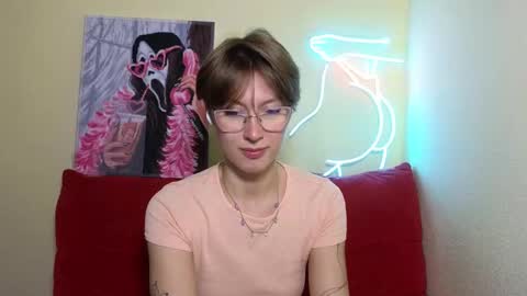 Snapshot of elsaangel chatting on September 20, 2:36 am elsaangel online show from September 20, 2:36 am