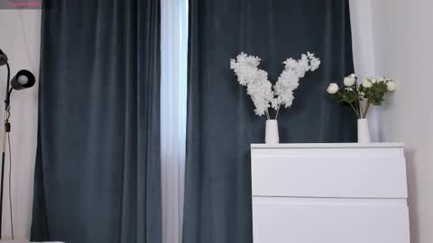 Elizabeth online show from January 13, 8:00 am