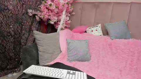 Snapshot of elvaarno chatting on January 20, 5:48 am ElvaArno online show from January 20, 5:48 am