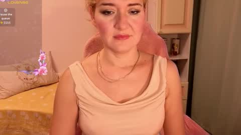 Elvira online show from November 21, 11:52 am