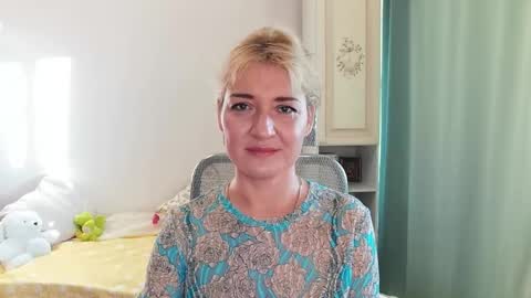 Elvira online show from December 4, 10:29 am