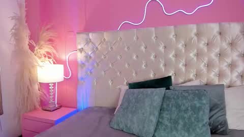 Ely online show from November 5, 1:02 pm