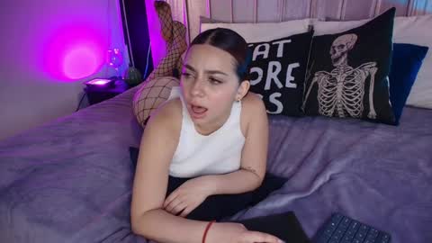 Snapshot of ely_maldox chatting on February 24, 2:58 pm Ely online show from February 24, 2:58 pm
