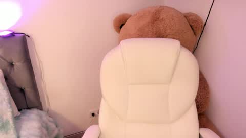 Ross online show from April 13, 9:30 pm