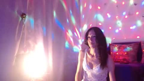 Elisa online show from October 17, 6:45 pm