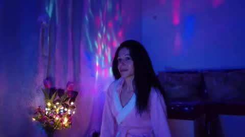 Snapshot of elysasun chatting on February 2, 8:51 pm Elisa online show from February 2, 8:51 pm