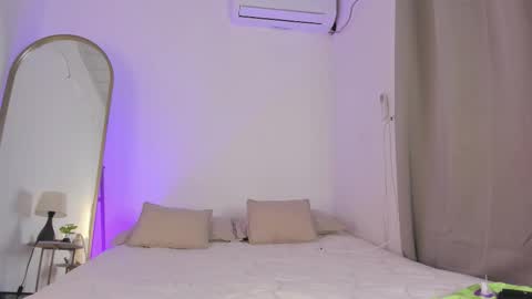 Michelle online show from December 22, 9:43 pm