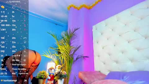 Snapshot of ema_lambert chatting on February 25, 1:41 am Ema Lambert online show from February 25, 1:41 am