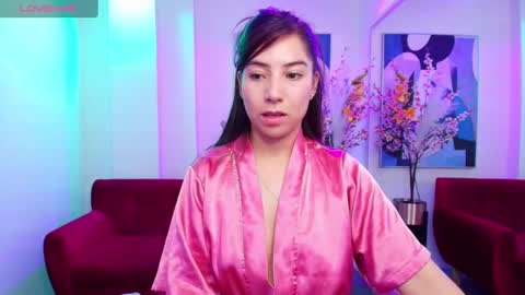 Ema louisx  online show from February 19, 8:10 pm
