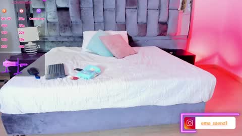 Snapshot of ema_saenz_ chatting on February 6, 10:36 am Sofia online show from February 6, 10:36 am