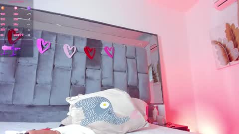 Snapshot of ema_saenz_ chatting on February 15, 4:14 am Sofia online show from February 15, 4:14 am