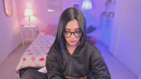 Snapshot of ema_soul chatting on September 8, 7:24 pm emma soul online show from September 8, 7:24 pm