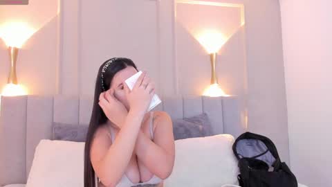 Snapshot of ema_wolf chatting on September 11, 12:06 pm Ema online show from September 11, 12:06 pm