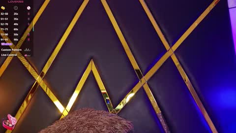 Emma online show from November 5, 11:45 am