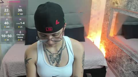 emahills__axelrose online show from October 9, 5:46 am