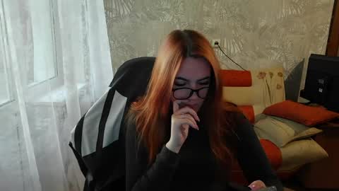 ember__fox online show from May 13, 1:10 pm