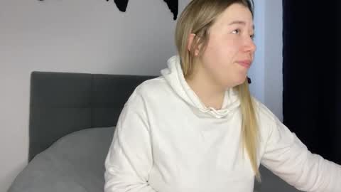 Snapshot of ember_bunny chatting on February 17, 7:58 am alice online show from February 17, 7:58 am
