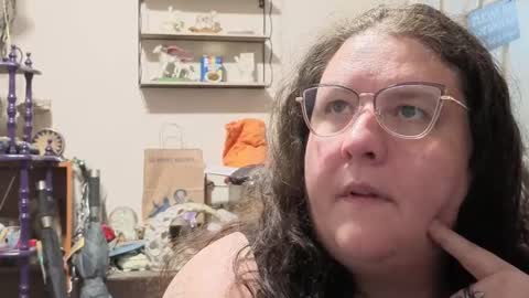 Emberlyn Nix online show from September 9, 4:45 am