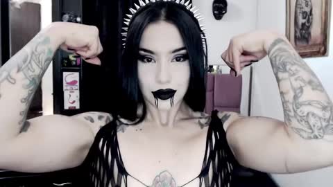 Snapshot of emearld_black chatting on February 27, 12:57 am Emerald Black online show from February 27, 12:57 am