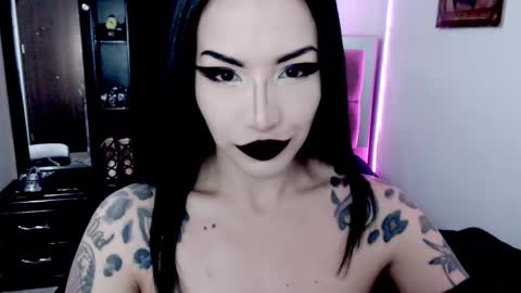 Emerald Black online show from January 7, 6:51 am