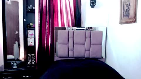 Snapshot of emearld_black chatting on March 3, 3:22 pm Emerald Black online show from March 3, 3:22 pm