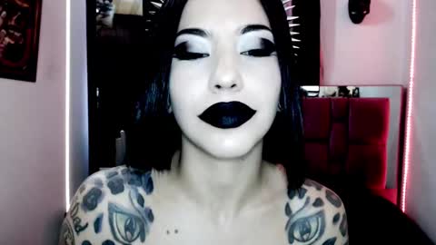 Snapshot of emearld_black chatting on January 16, 12:52 pm Emerald Black online show from January 16, 12:52 pm