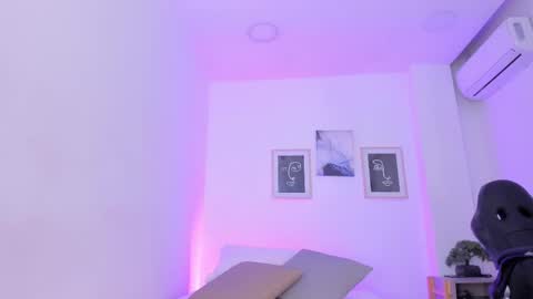 emelie_89 online show from February 27, 11:39 am