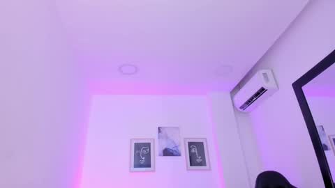 emelie_89 online show from March 7, 12:01 pm