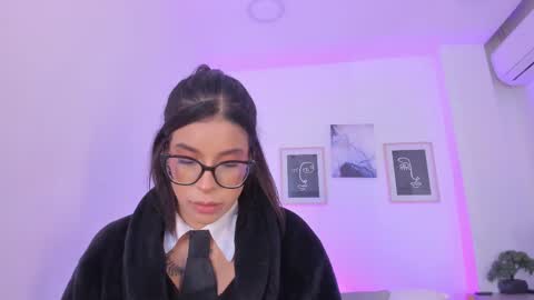 emelie_89 online show from February 26, 6:04 pm